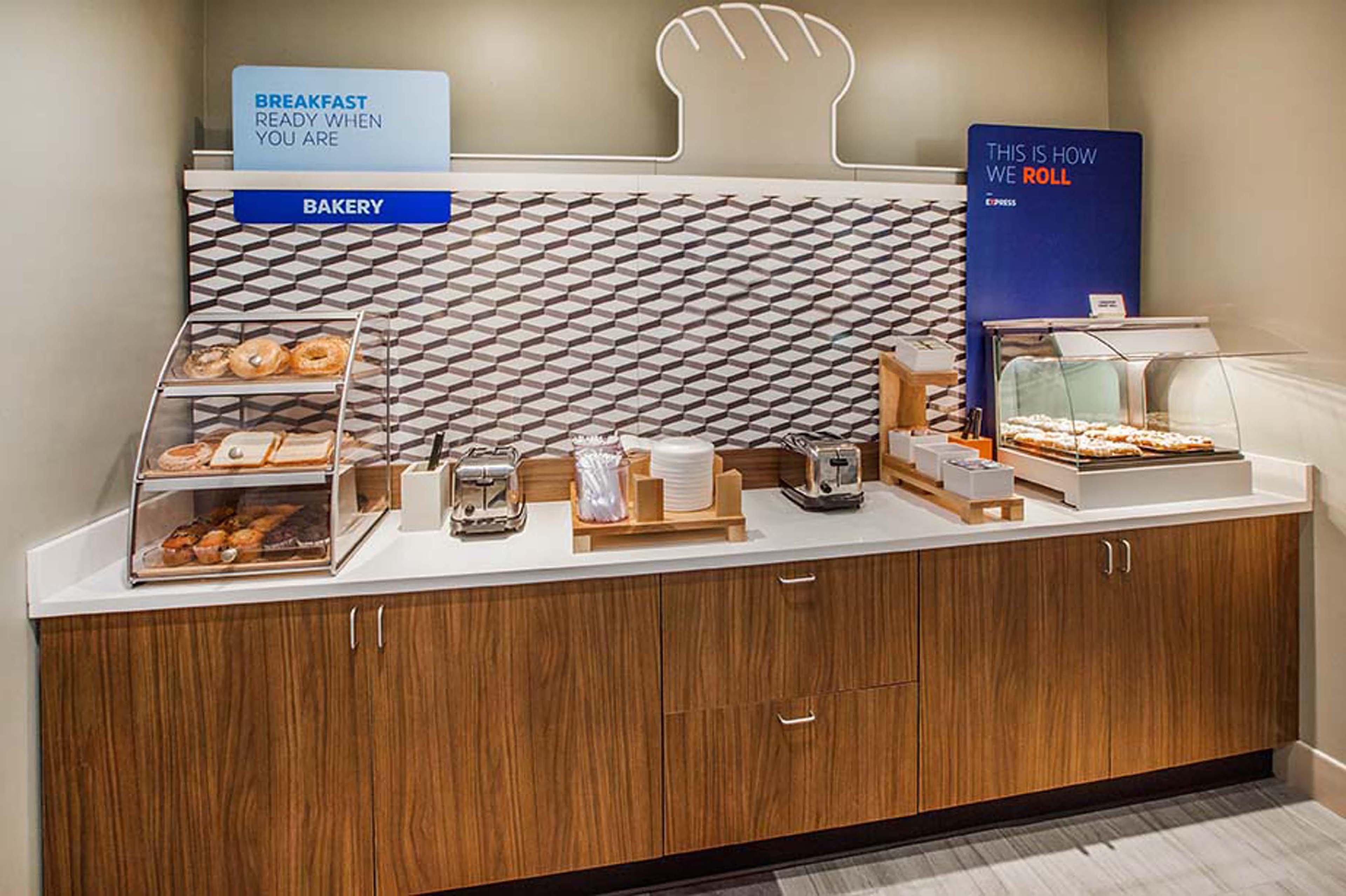 Express & Zurich-barrington By Ihg Lake Zurich
