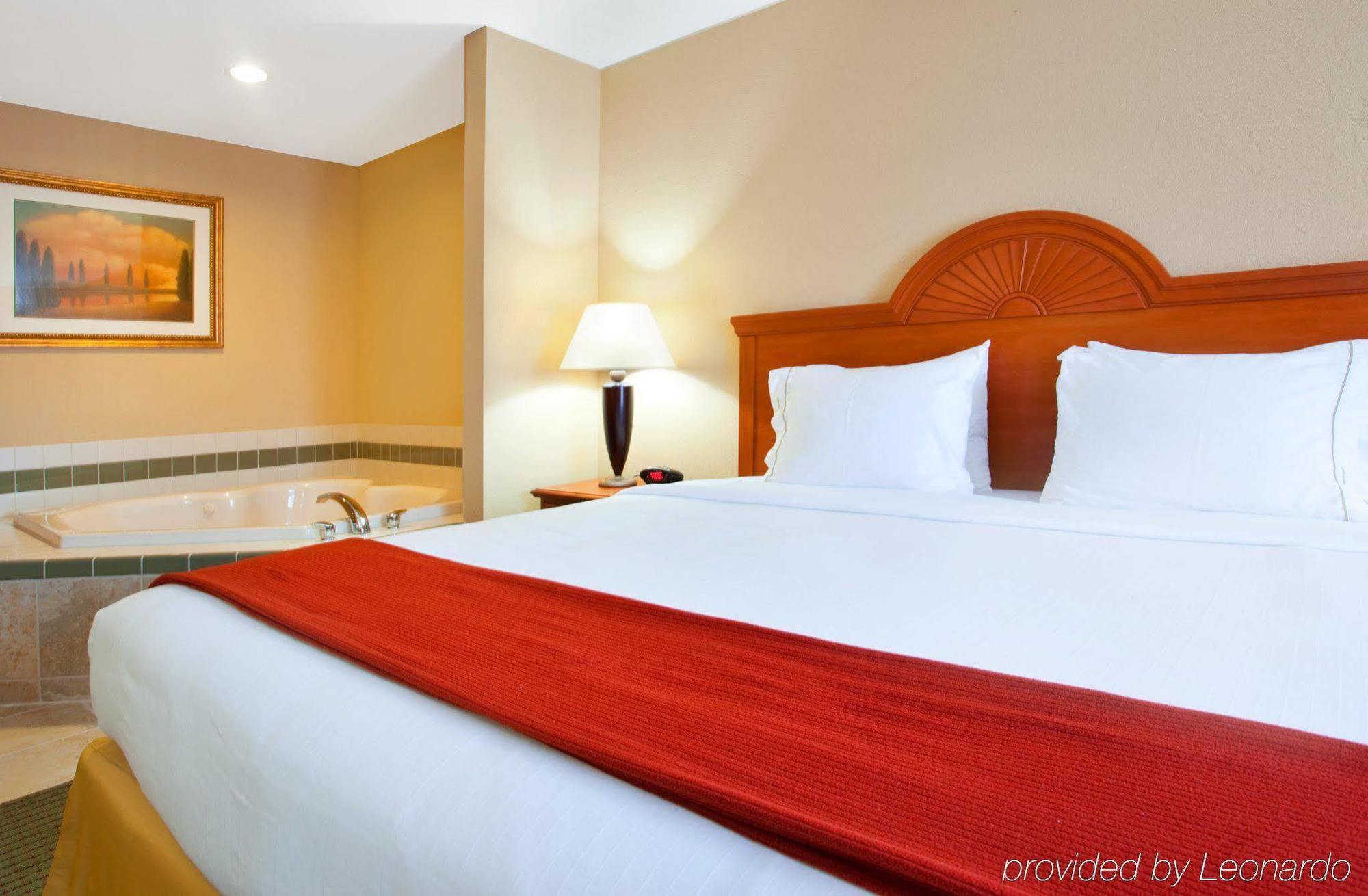 Express & Zurich-barrington By Ihg 2*